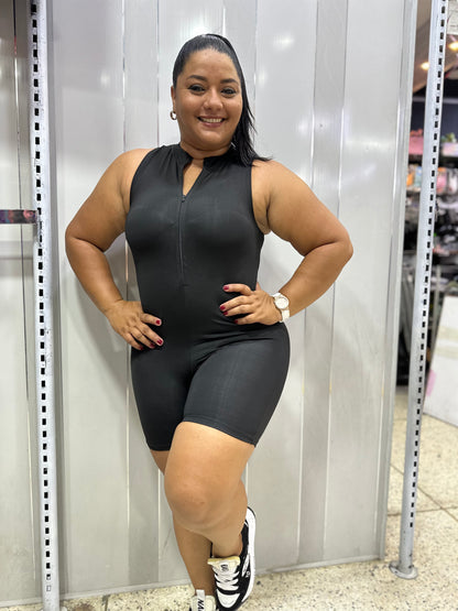 ENTERIZO CORTO CIERRE MANGA SIZA