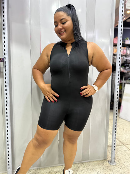 ENTERIZO CORTO CIERRE MANGA SIZA