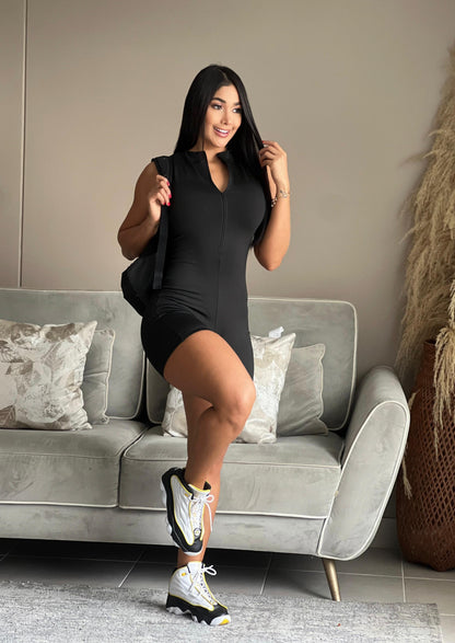 ENTERIZO CORTO CIERRE MANGA SIZA